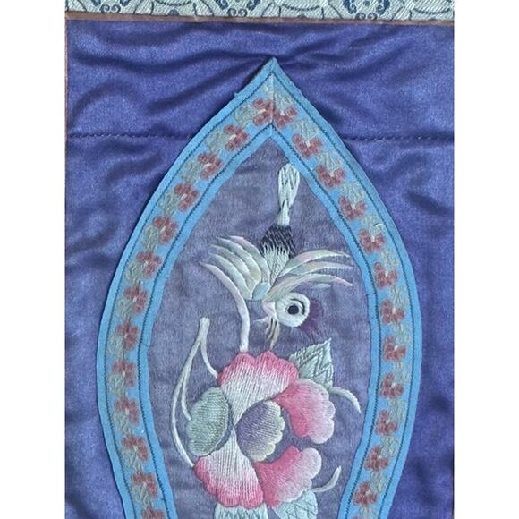 vintage Japanese silk Hand embroidery featuring a bird motif Framed 16" x 9" - Picture 3 of 5